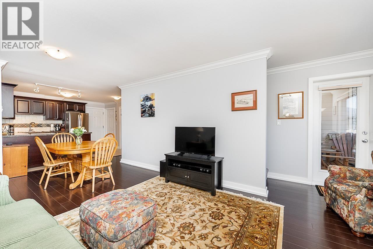 402 1310 VICTORIA STREET, Squamish