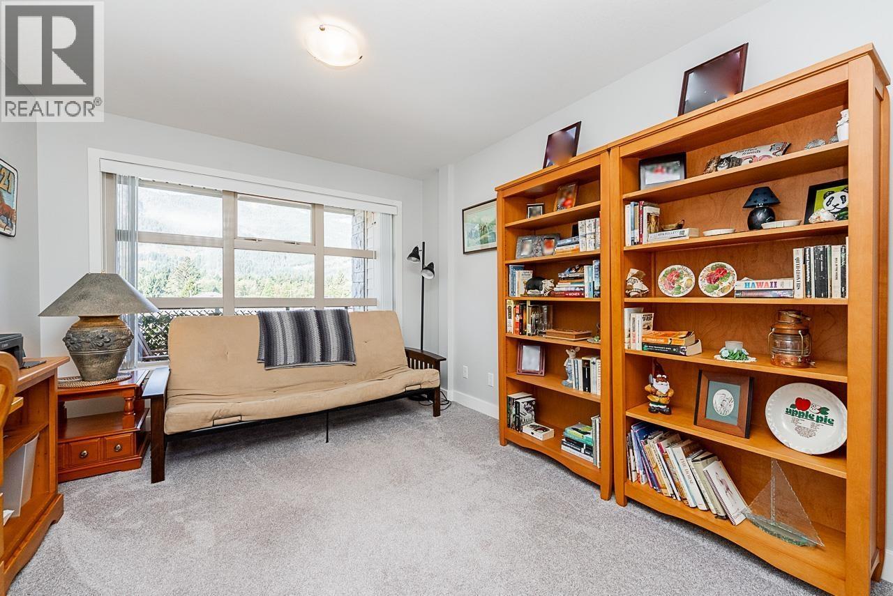 402 1310 VICTORIA STREET, Squamish