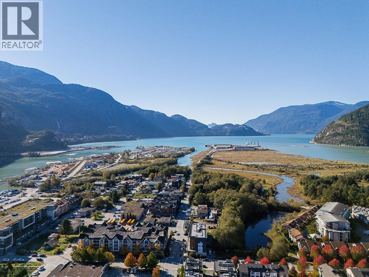 402 1310 VICTORIA STREET, Squamish