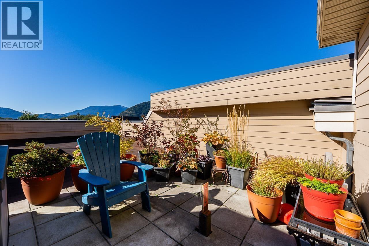 402 1310 VICTORIA STREET, Squamish