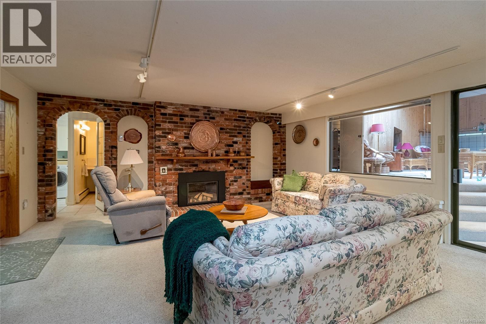 9565 Ardmore Dr, North Saanich