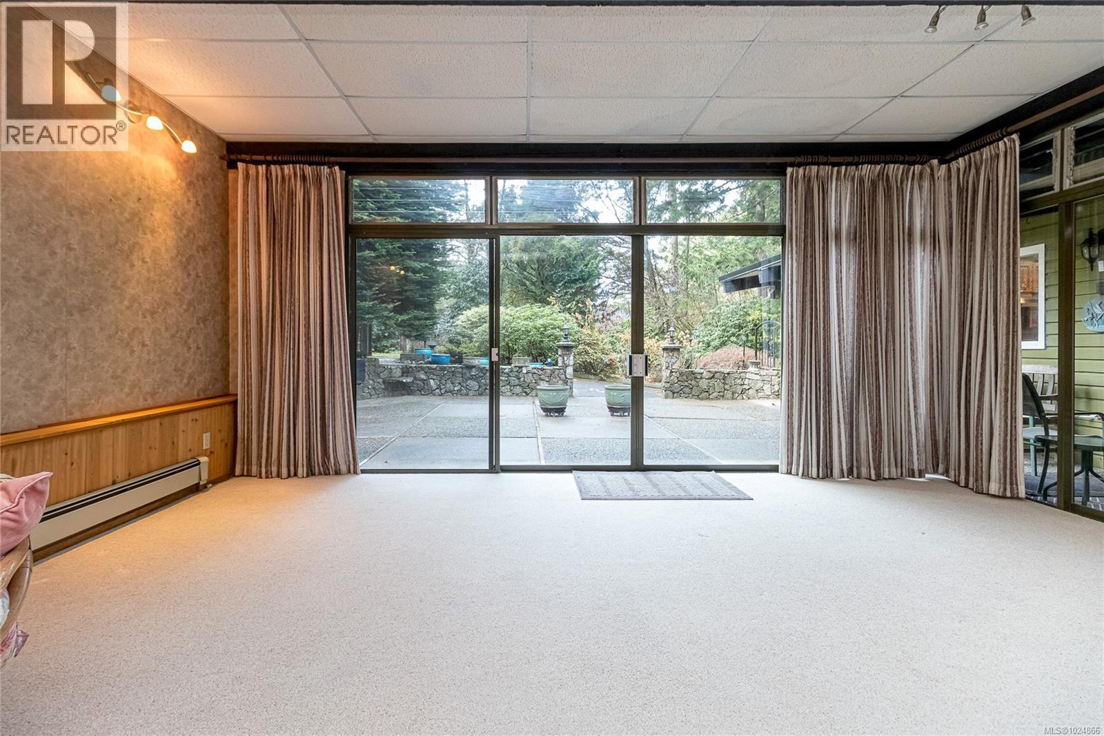 9565 Ardmore Dr, North Saanich