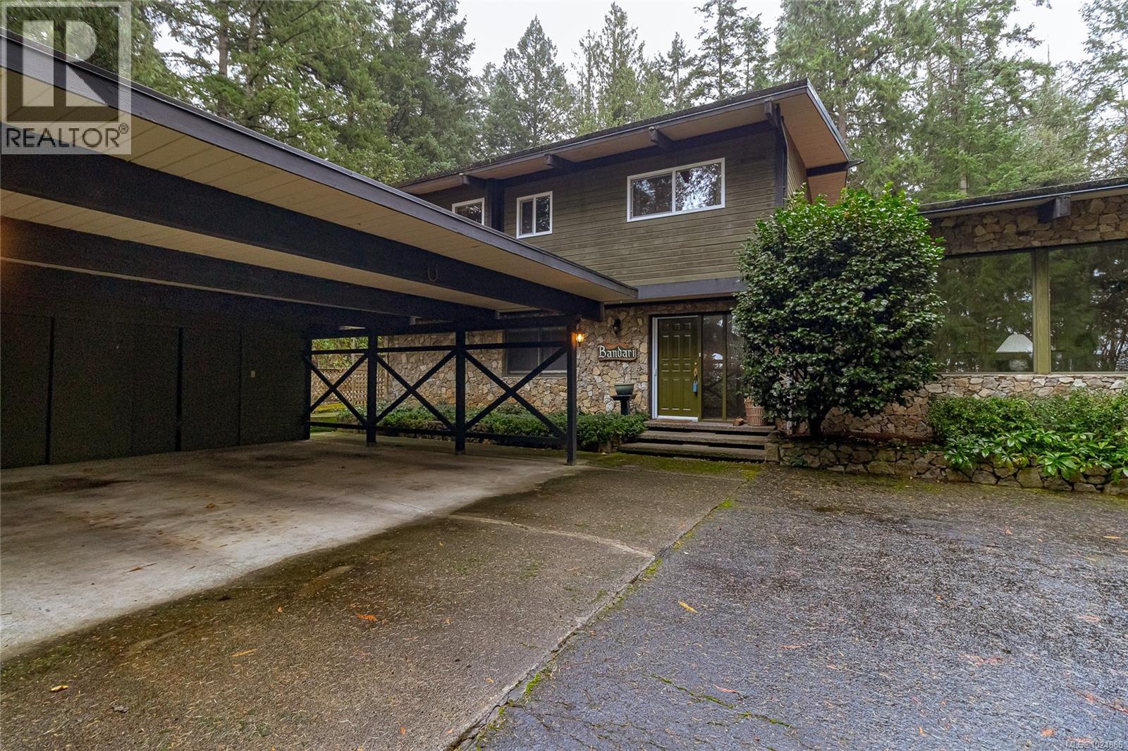 9565 Ardmore Dr, North Saanich