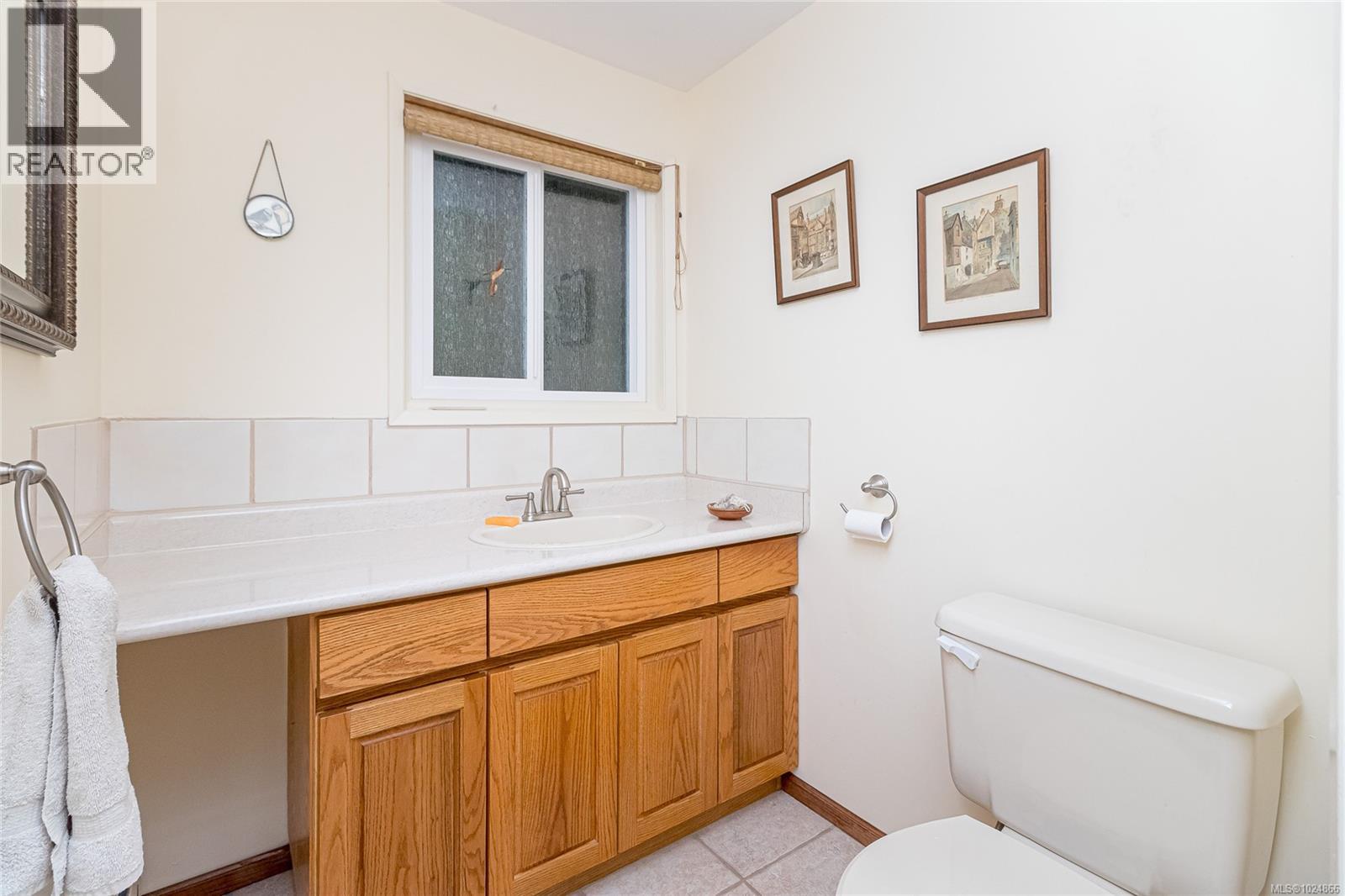 9565 Ardmore Dr, North Saanich