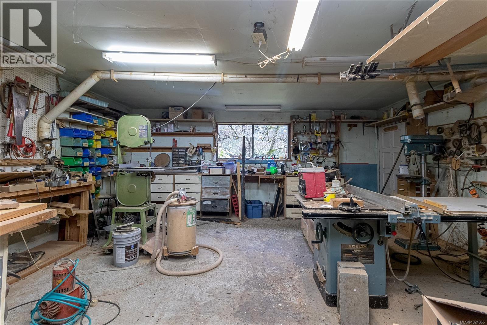 9565 Ardmore Dr, North Saanich