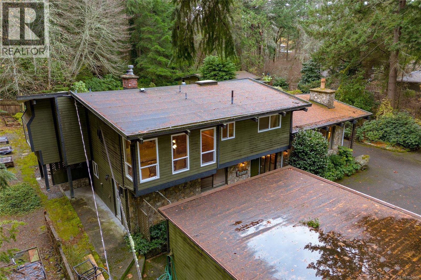 9565 Ardmore Dr, North Saanich