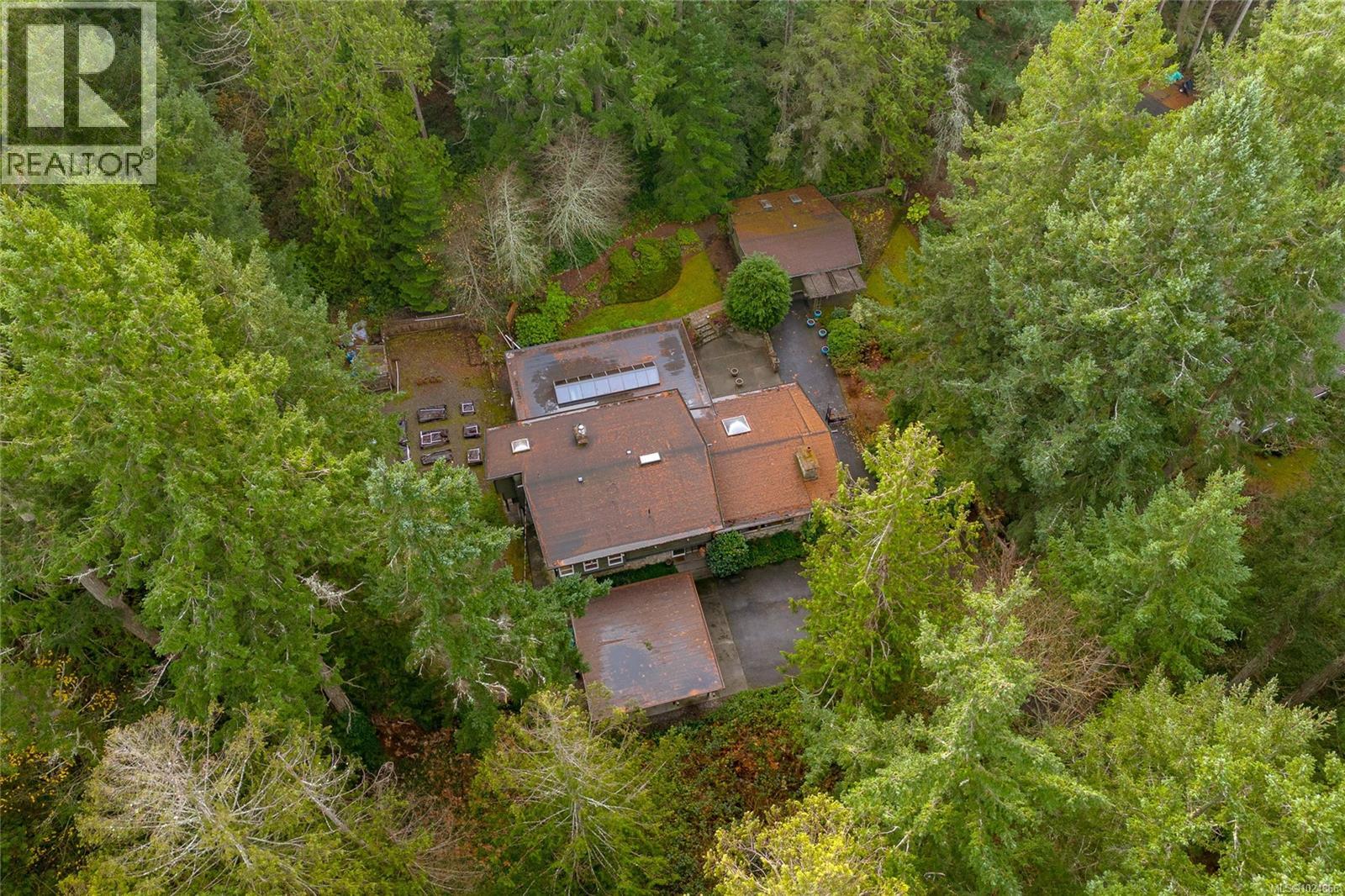 9565 Ardmore Dr, North Saanich