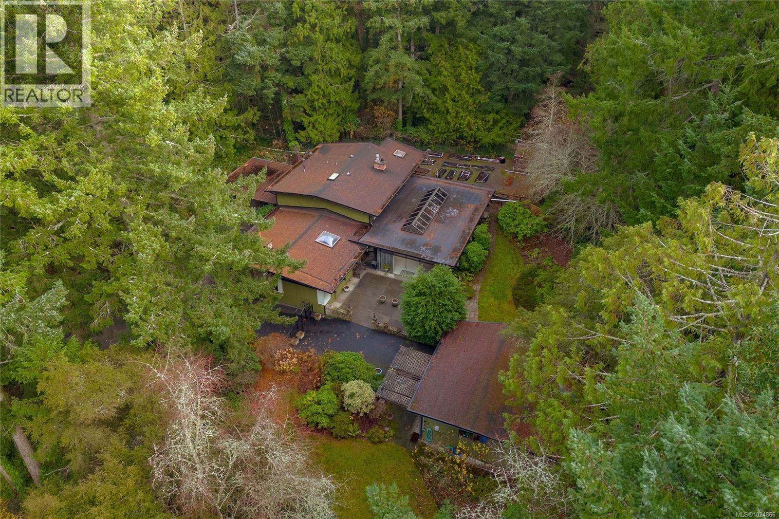 9565 Ardmore Dr, North Saanich