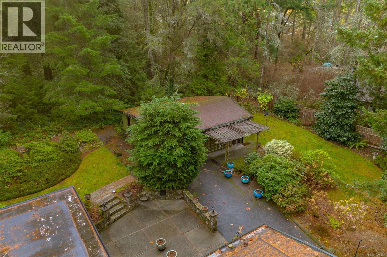 9565 Ardmore Dr, North Saanich