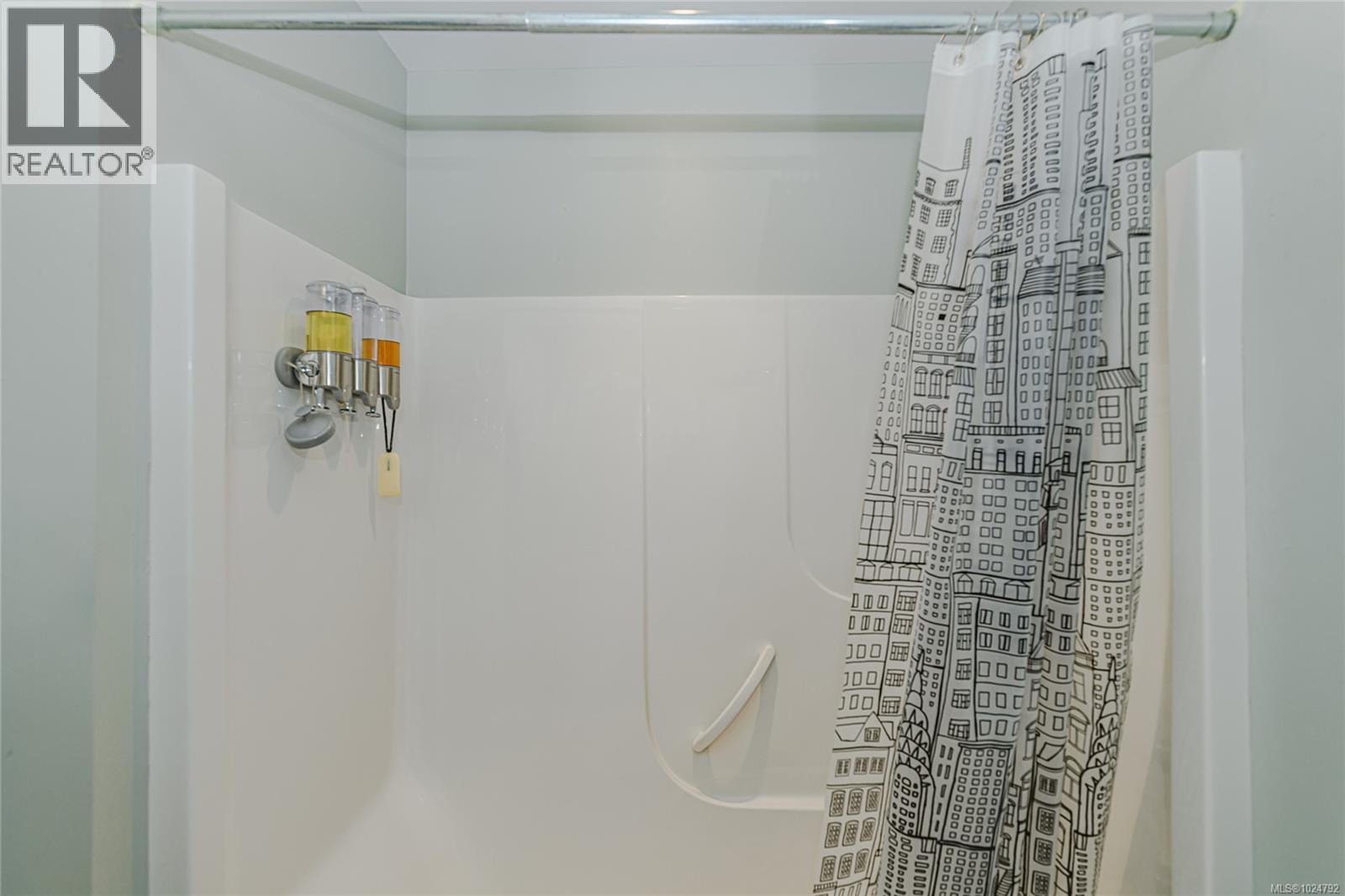 206D 1115 Craigflower Rd, Esquimalt