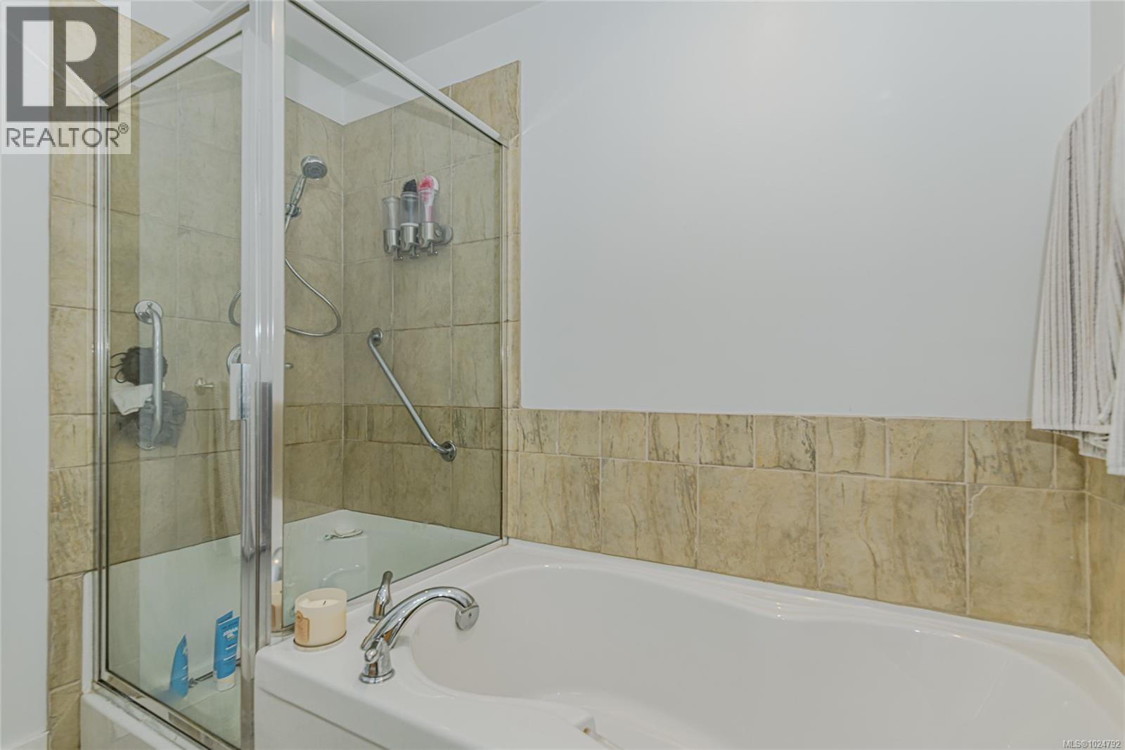 206D 1115 Craigflower Rd, Esquimalt