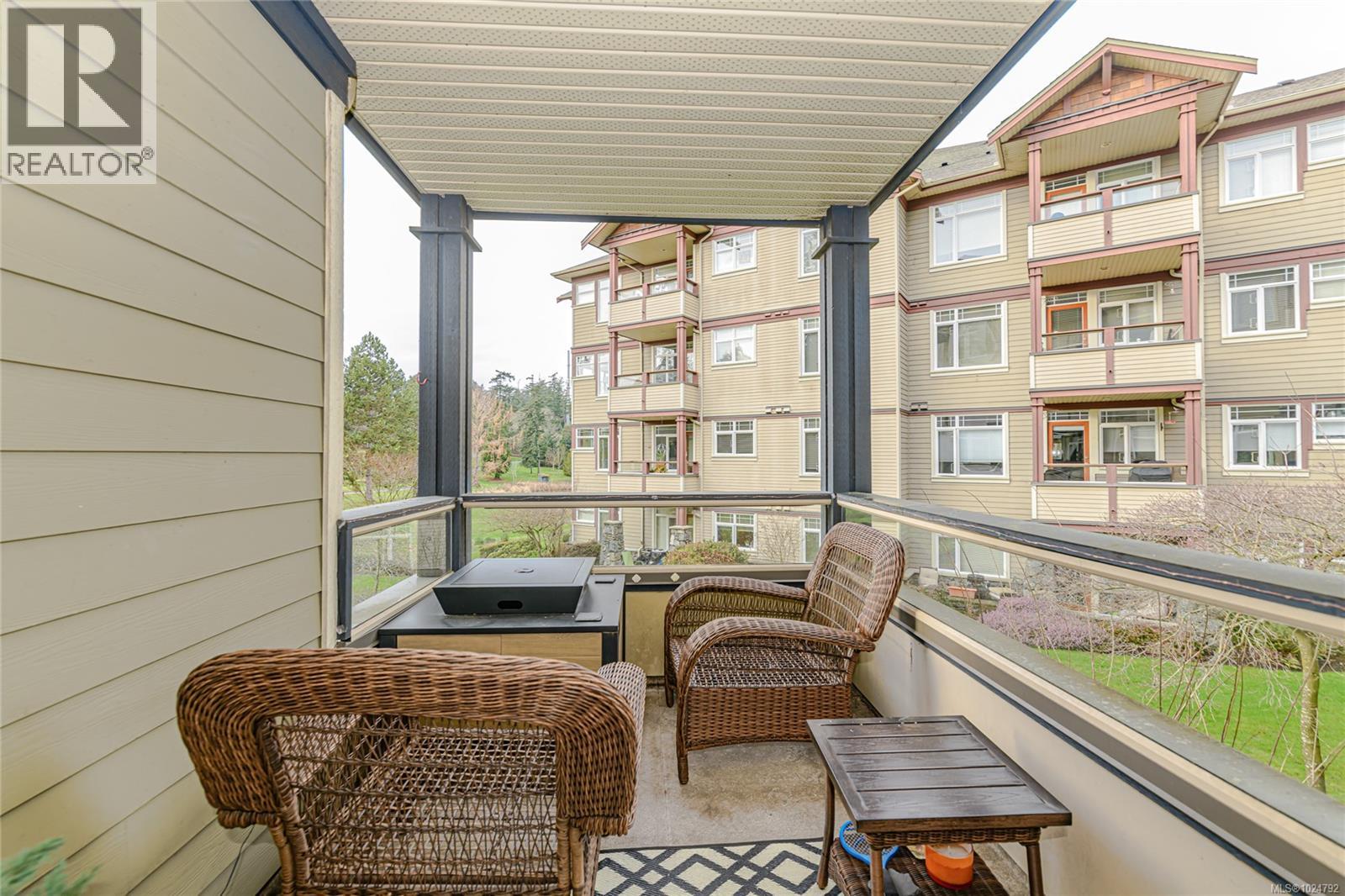 206D 1115 Craigflower Rd, Esquimalt