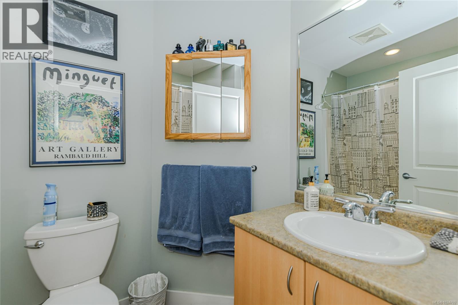 206D 1115 Craigflower Rd, Esquimalt