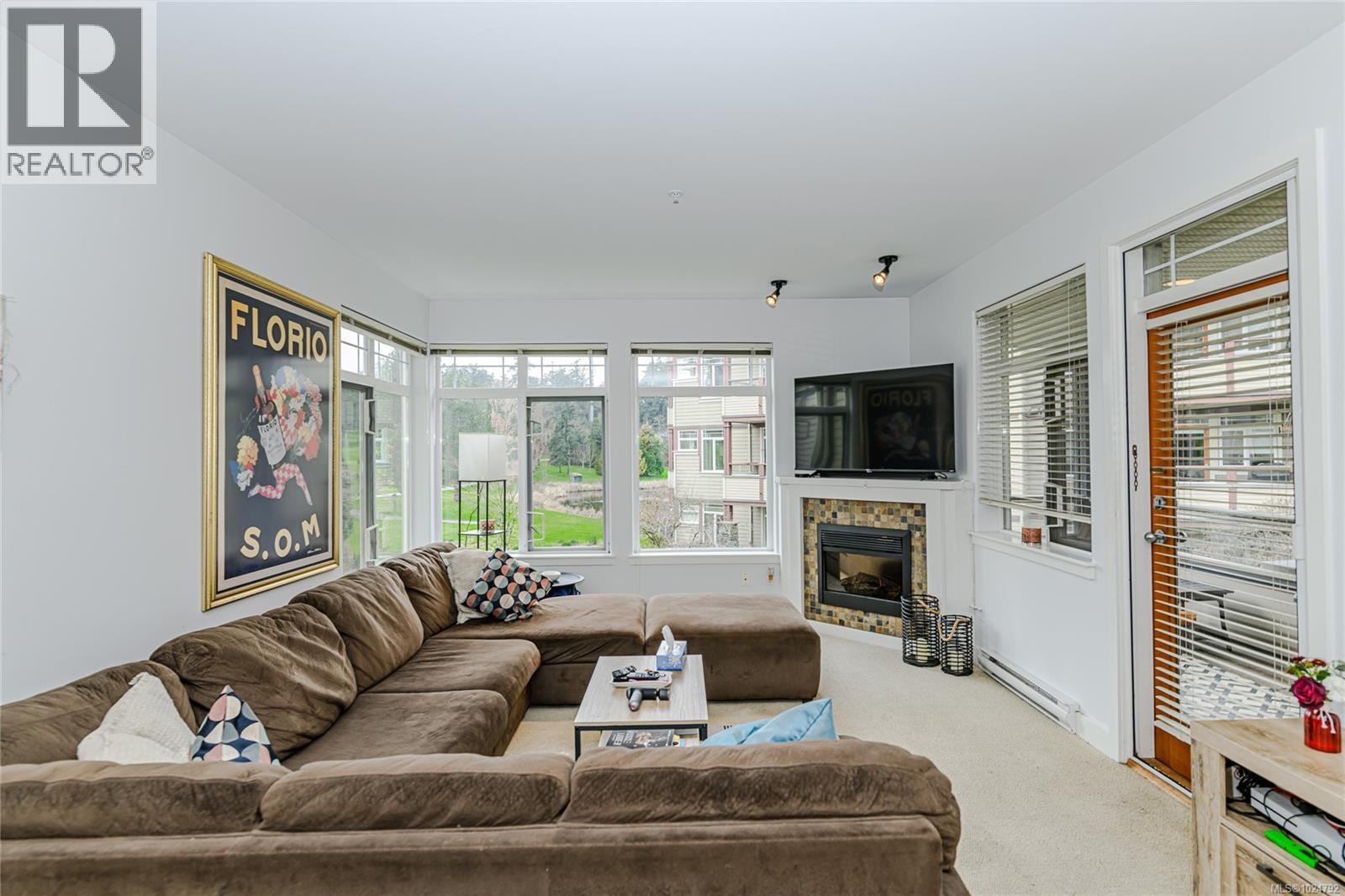 206D 1115 Craigflower Rd, Esquimalt