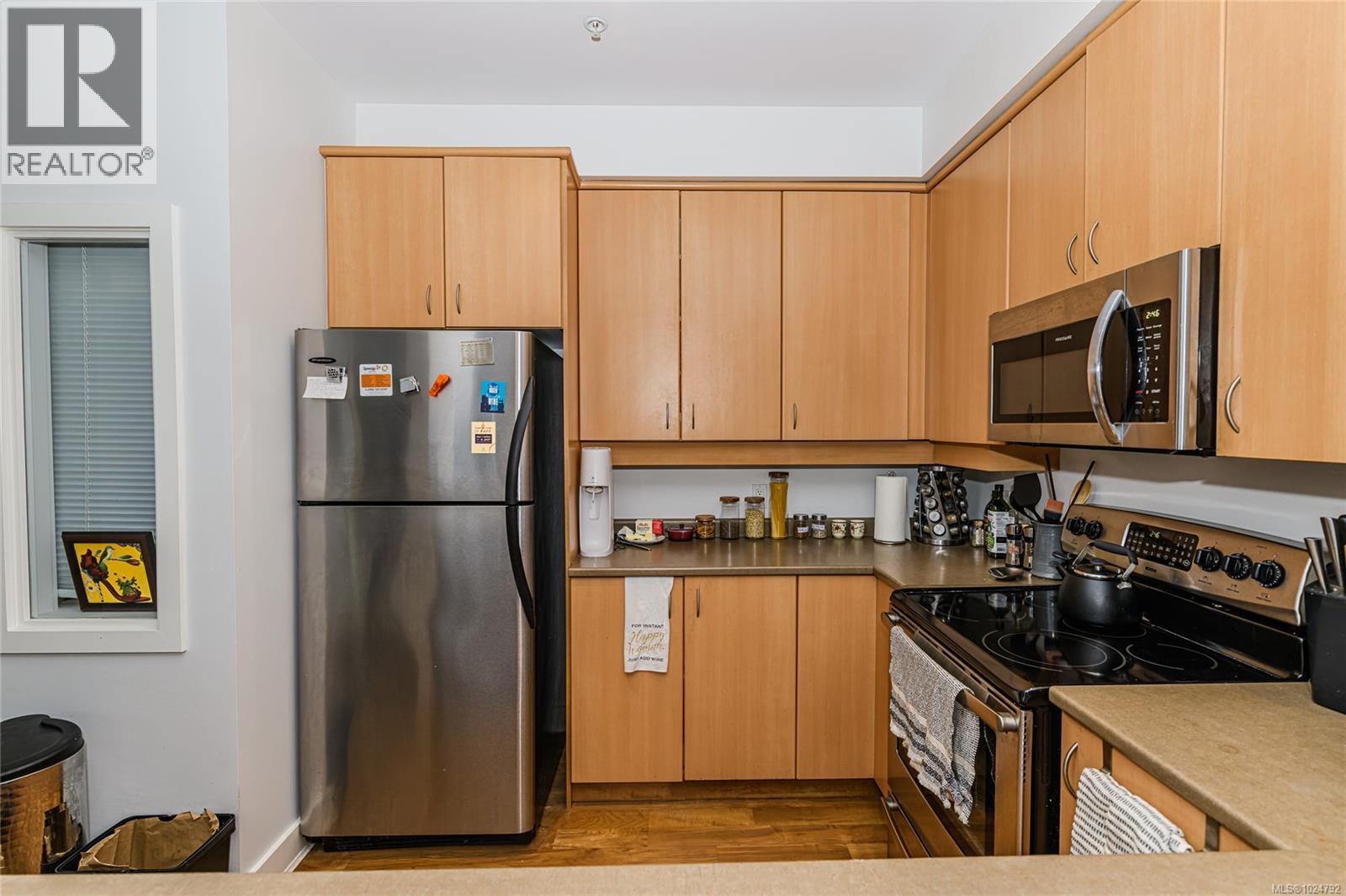 206D 1115 Craigflower Rd, Esquimalt