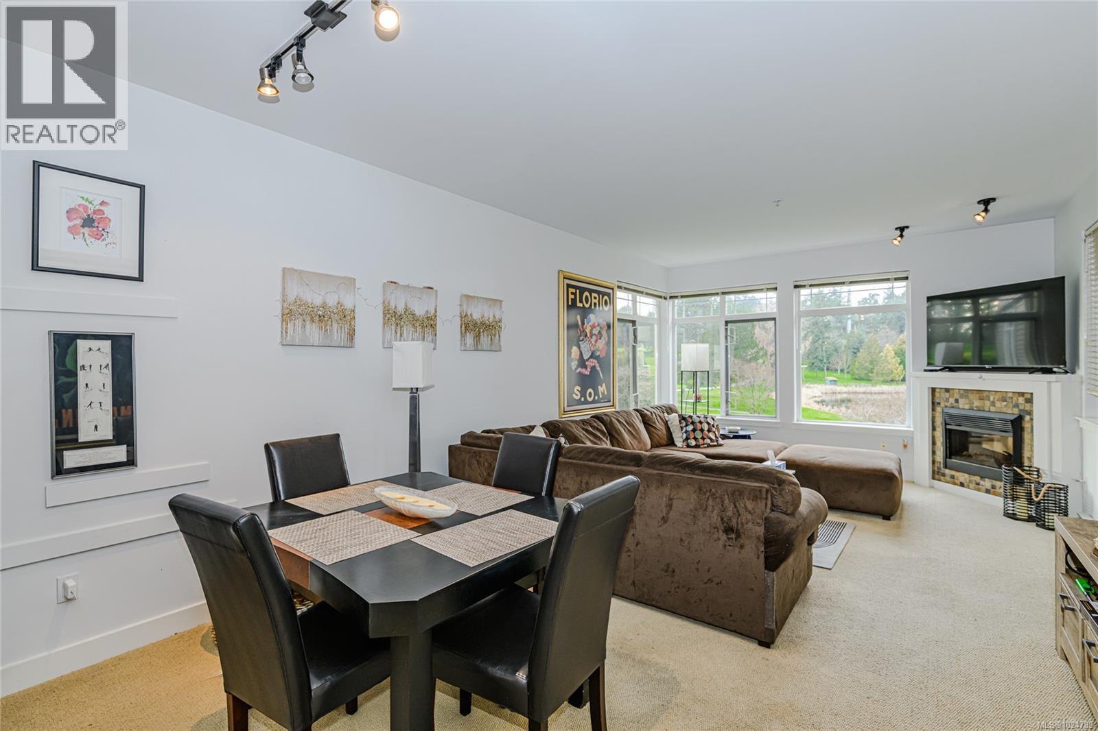 206D 1115 Craigflower Rd, Esquimalt