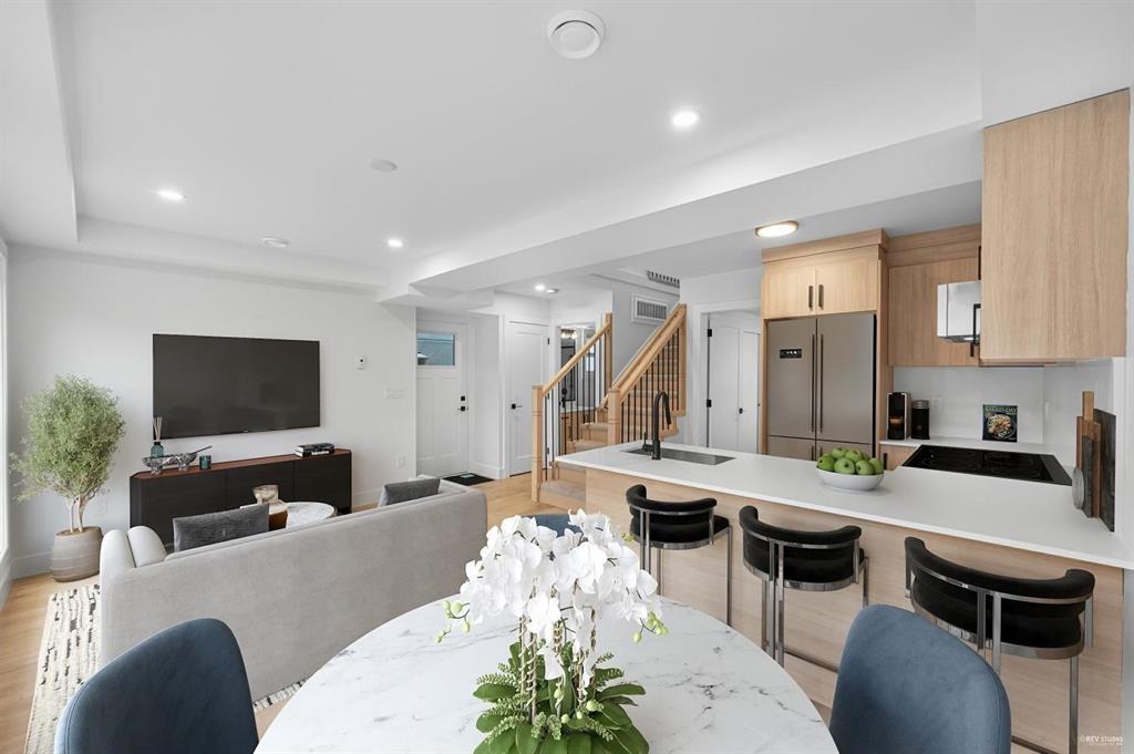 21 798 HOT SPRINGS ROAD, Harrison Hot Springs, Harrison Hot Springs