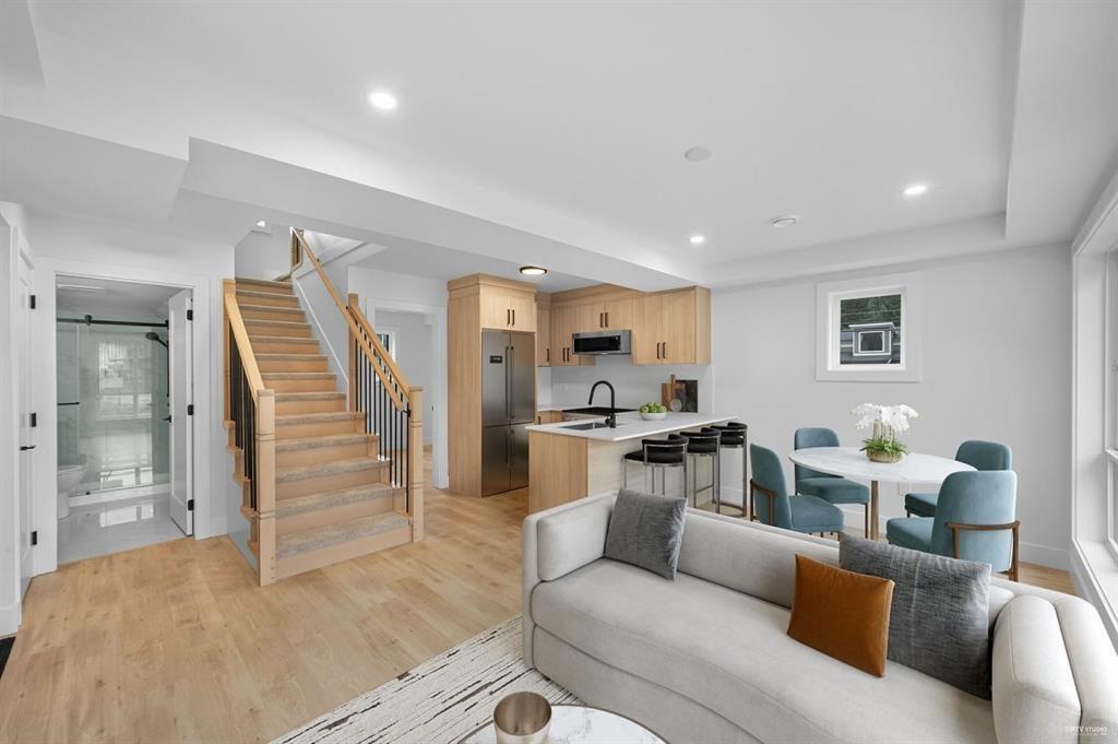 21 798 HOT SPRINGS ROAD, Harrison Hot Springs, Harrison Hot Springs