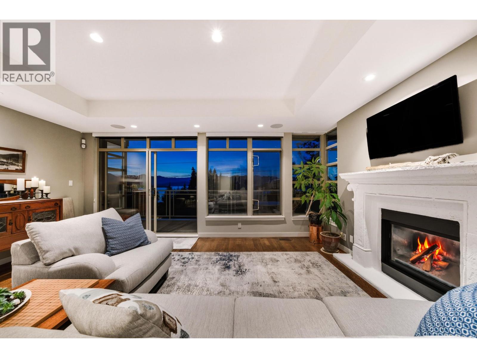 8519 SEASCAPE DRIVE, West Vancouver