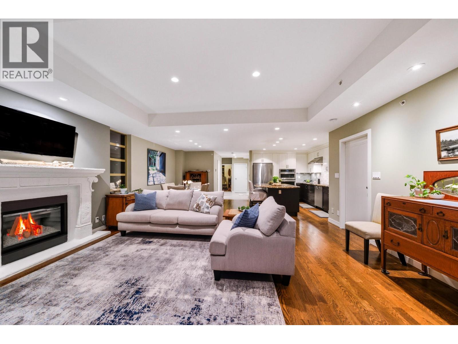 8519 SEASCAPE DRIVE, West Vancouver