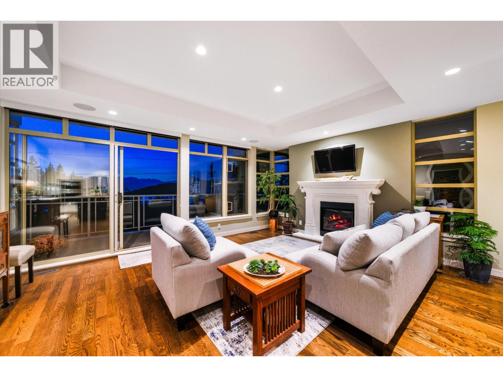 8519 SEASCAPE DRIVE, West Vancouver