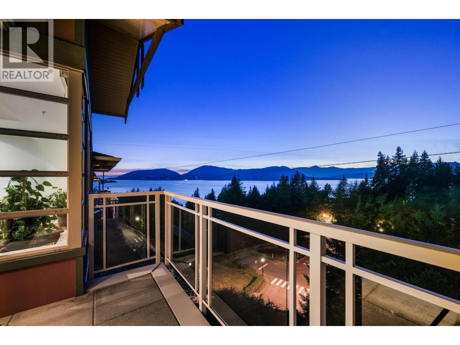 8519 SEASCAPE DRIVE, West Vancouver