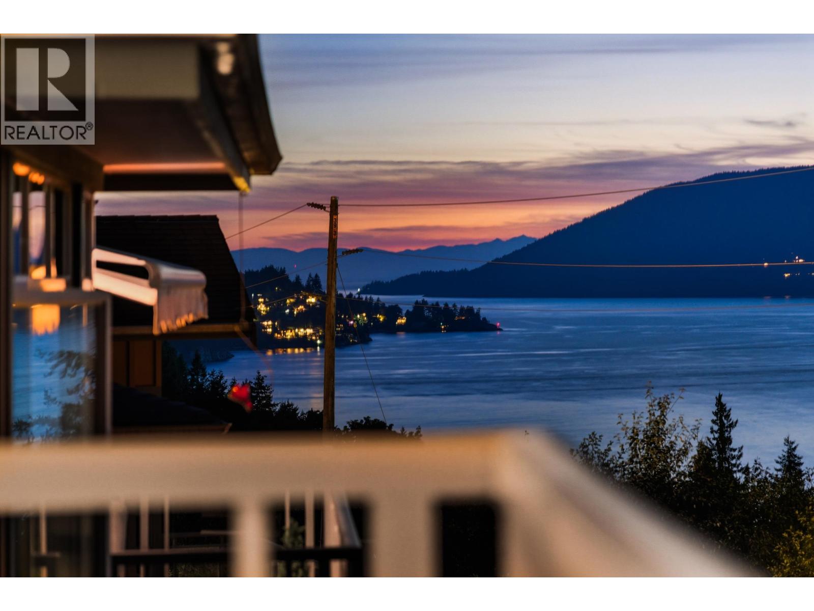 8519 SEASCAPE DRIVE, West Vancouver