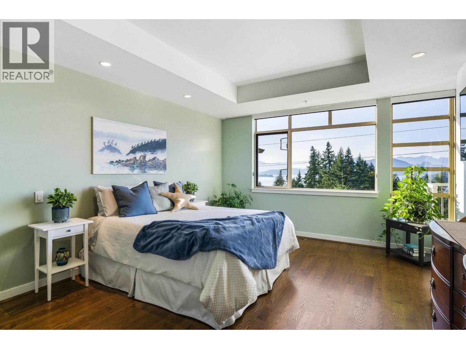 8519 SEASCAPE DRIVE, West Vancouver