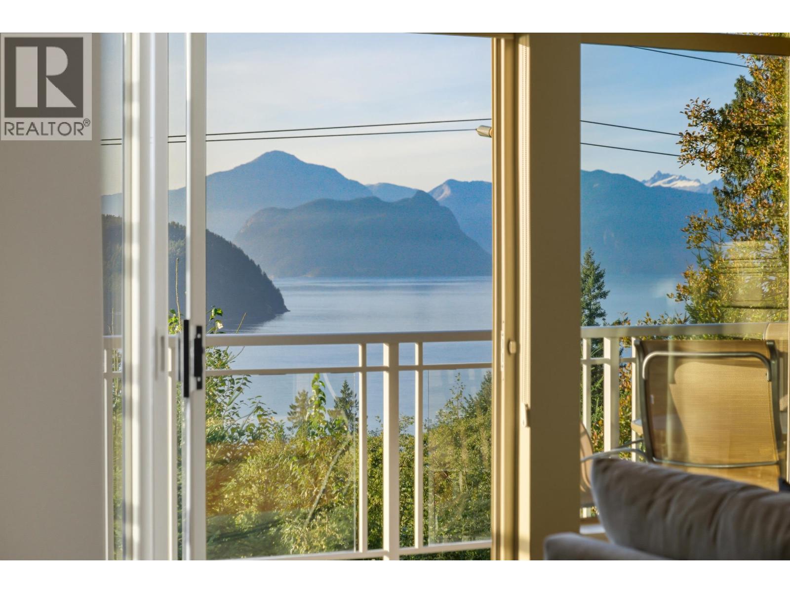 8519 SEASCAPE DRIVE, West Vancouver