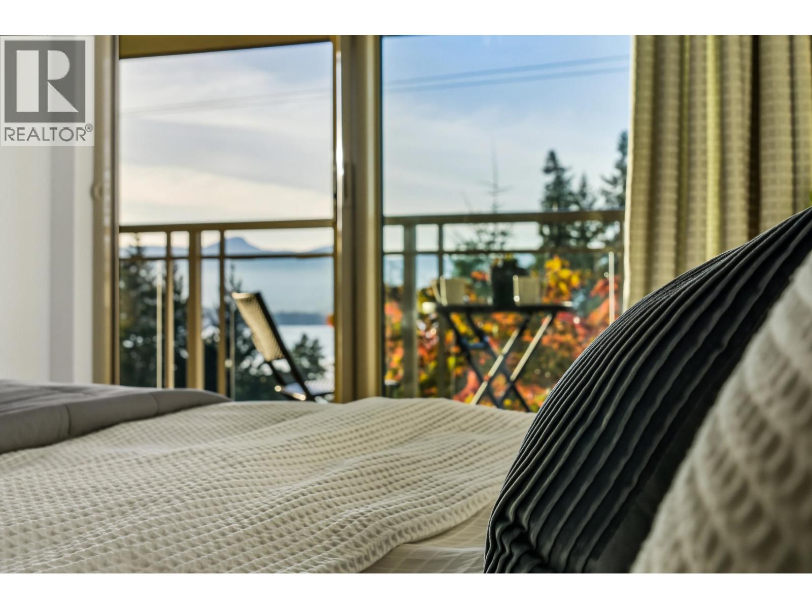 8519 SEASCAPE DRIVE, West Vancouver