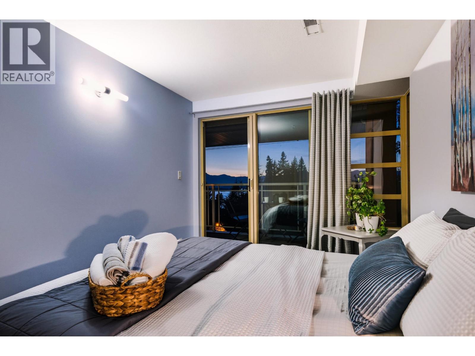 8519 SEASCAPE DRIVE, West Vancouver