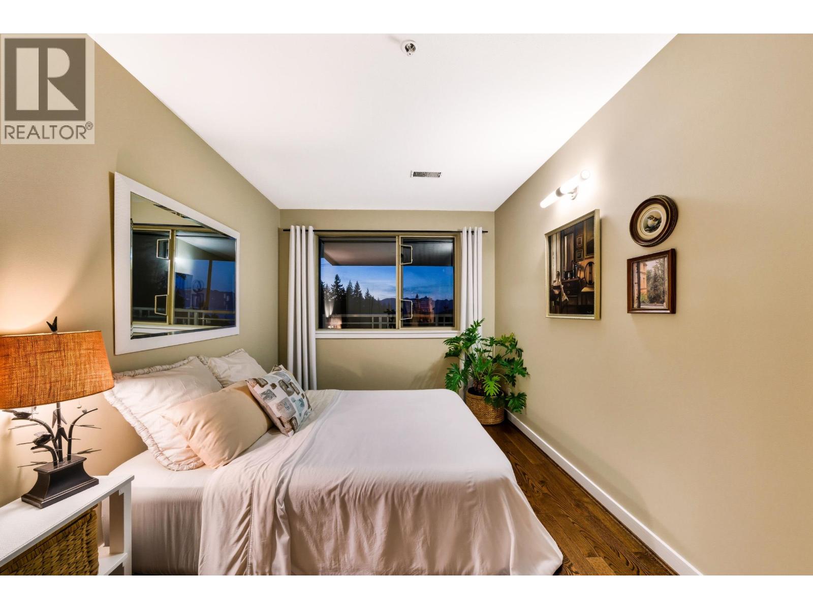 8519 SEASCAPE DRIVE, West Vancouver