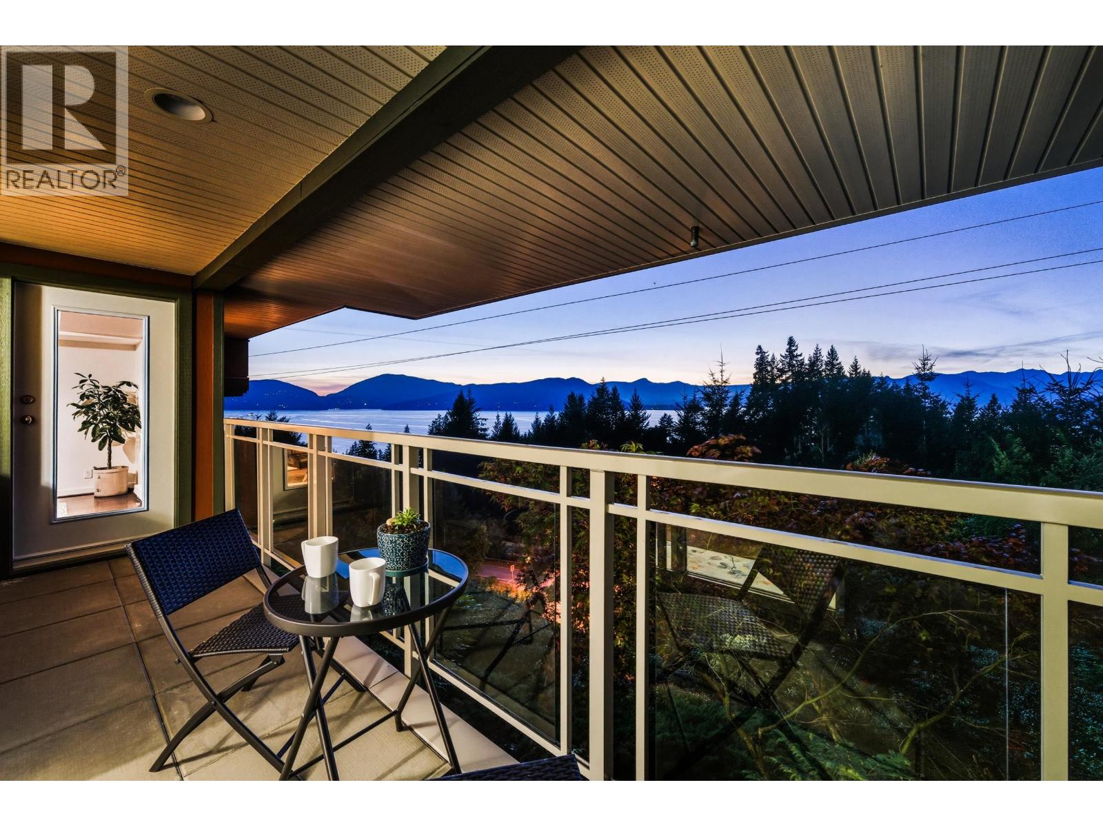 8519 SEASCAPE DRIVE, West Vancouver