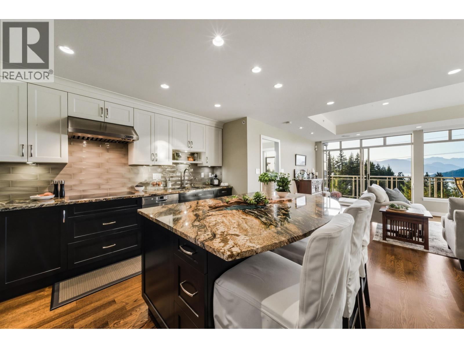 8519 SEASCAPE DRIVE, West Vancouver