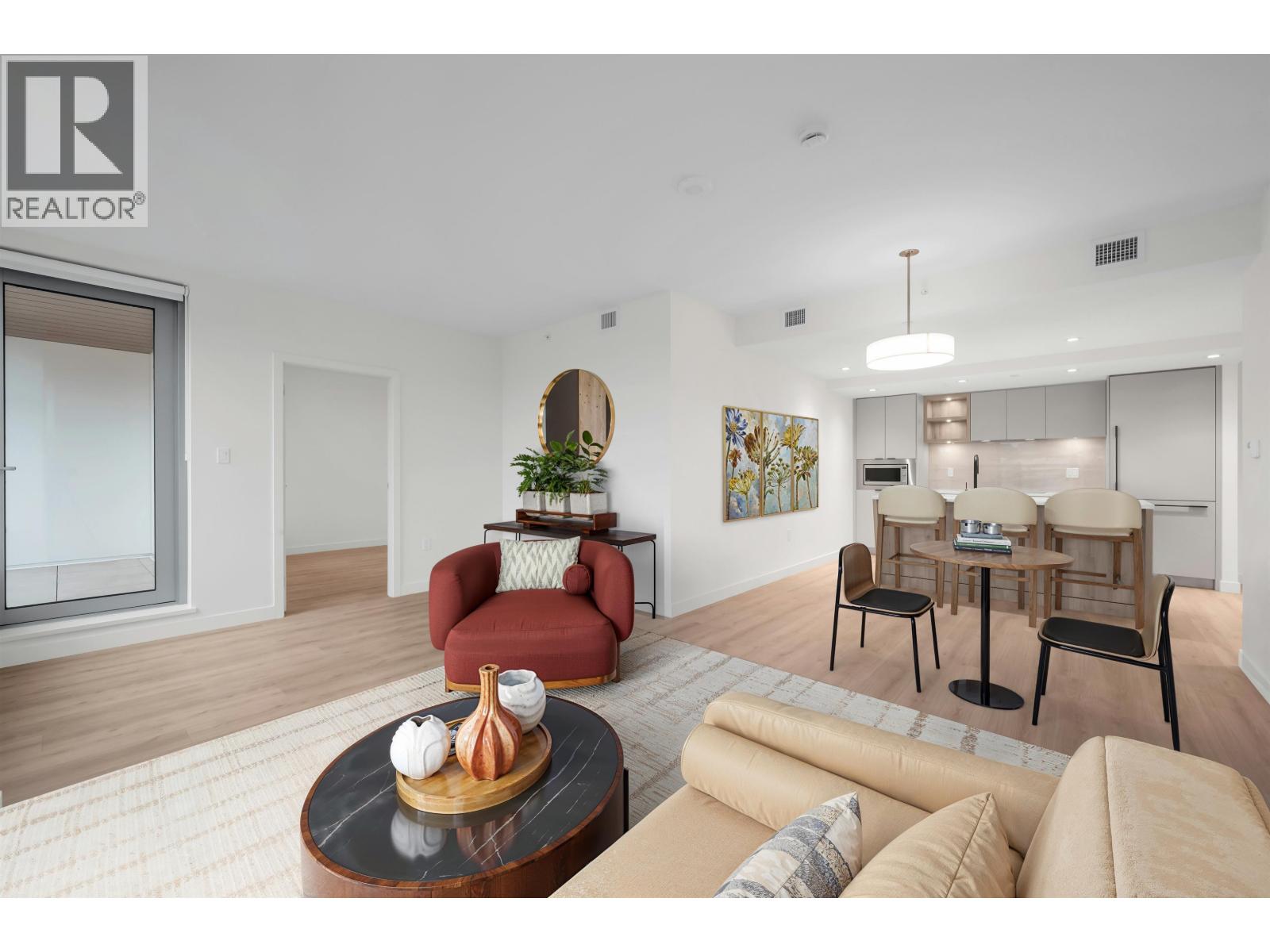 320 755 HARBOURSIDE DRIVE, North Vancouver