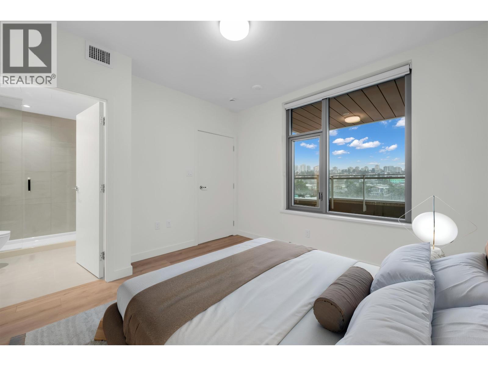 320 755 HARBOURSIDE DRIVE, North Vancouver