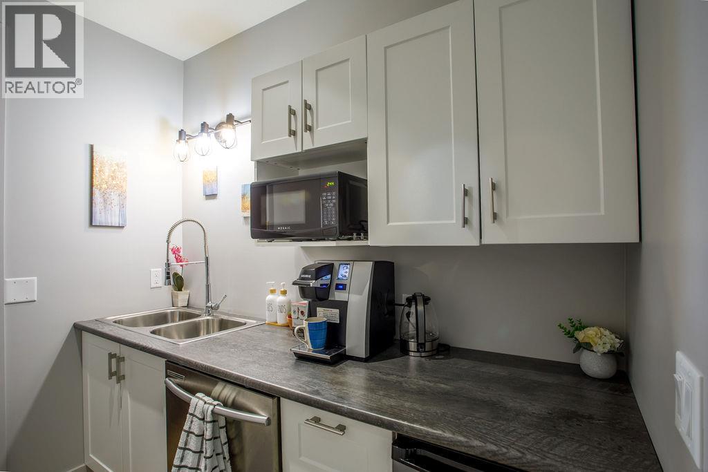 200 1455 Ellis Street, Kelowna