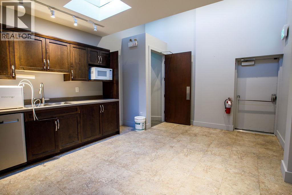 200 1455 Ellis Street, Kelowna