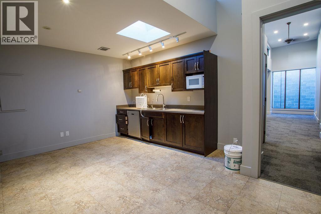 200 1455 Ellis Street, Kelowna