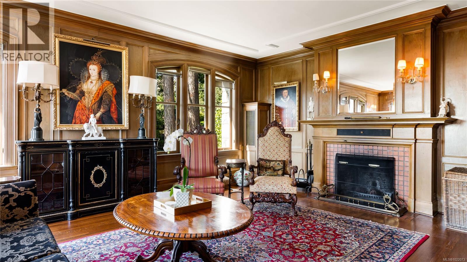  305 Denison Road, Oak Bay