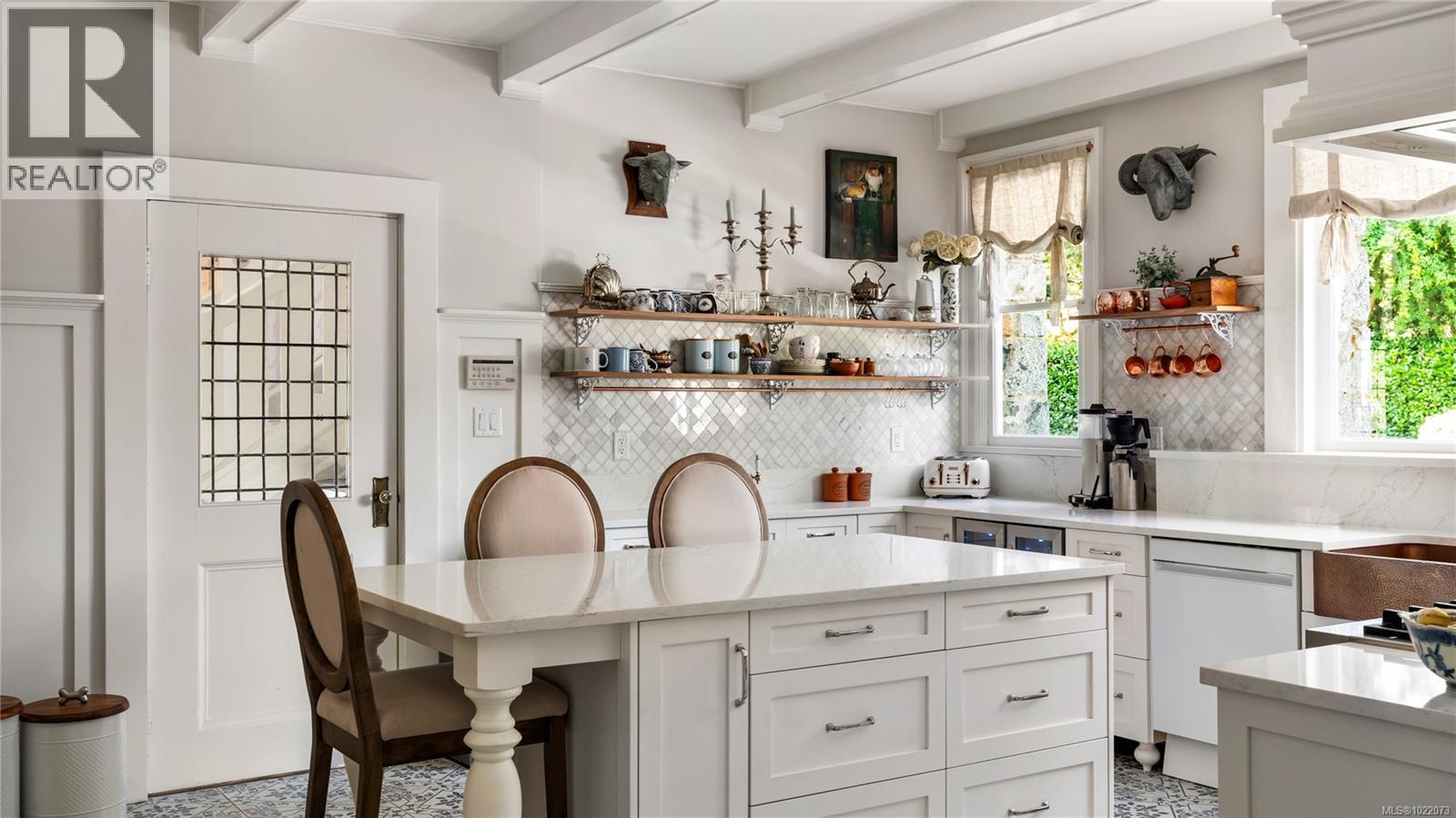  305 Denison Road, Oak Bay