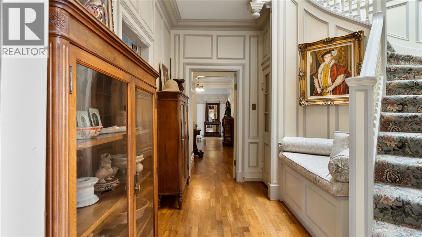  305 Denison Road, Oak Bay