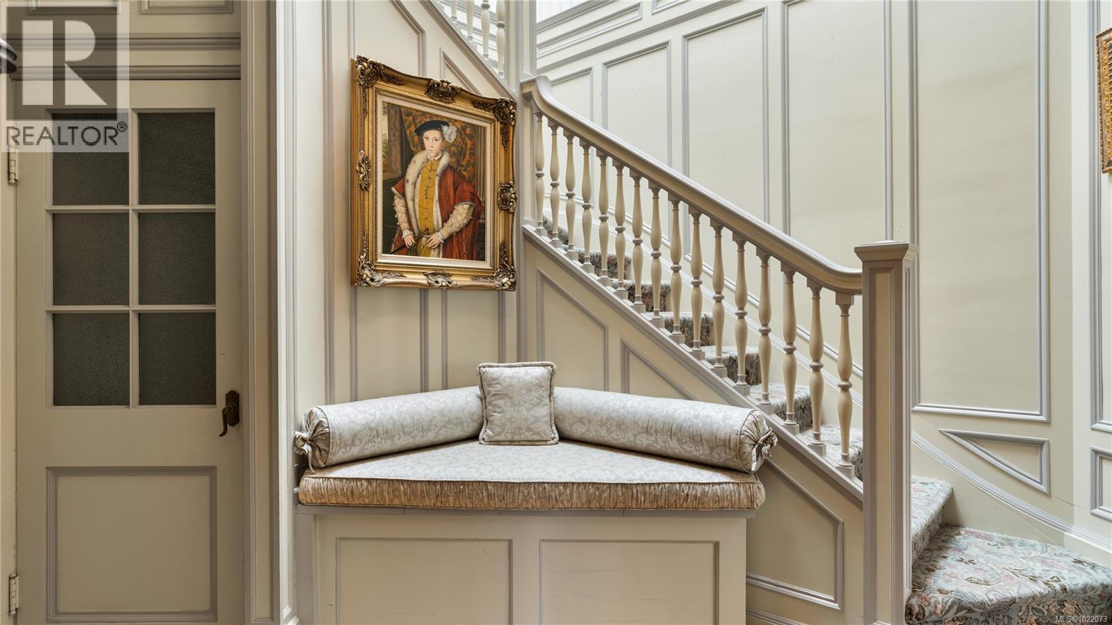  305 Denison Road, Oak Bay