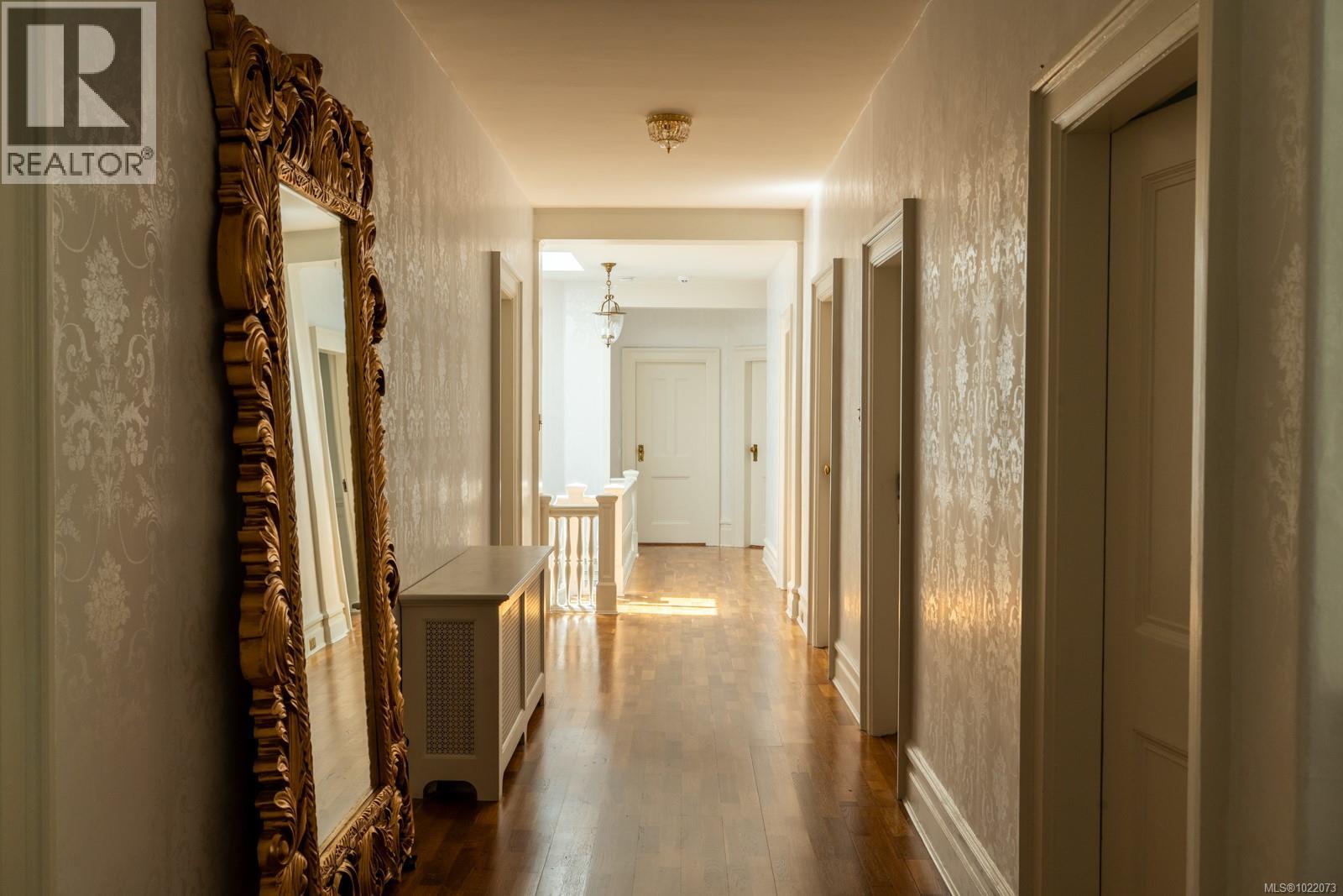  305 Denison Road, Oak Bay