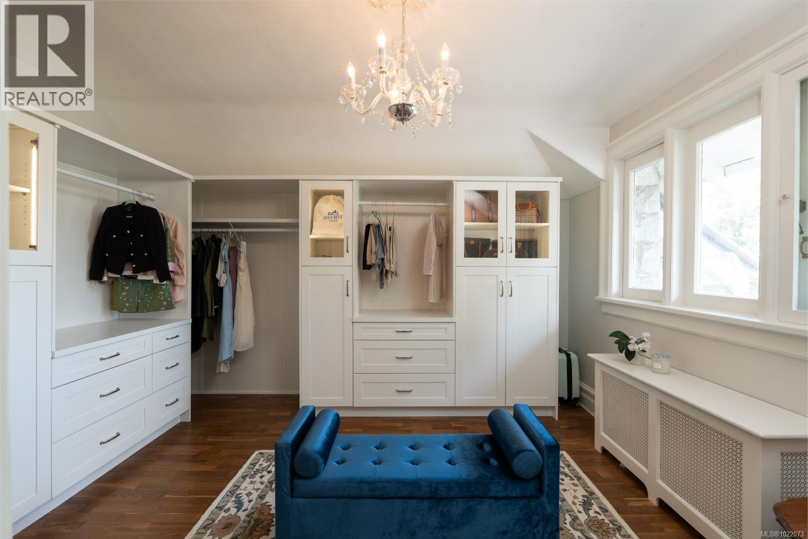  305 Denison Road, Oak Bay