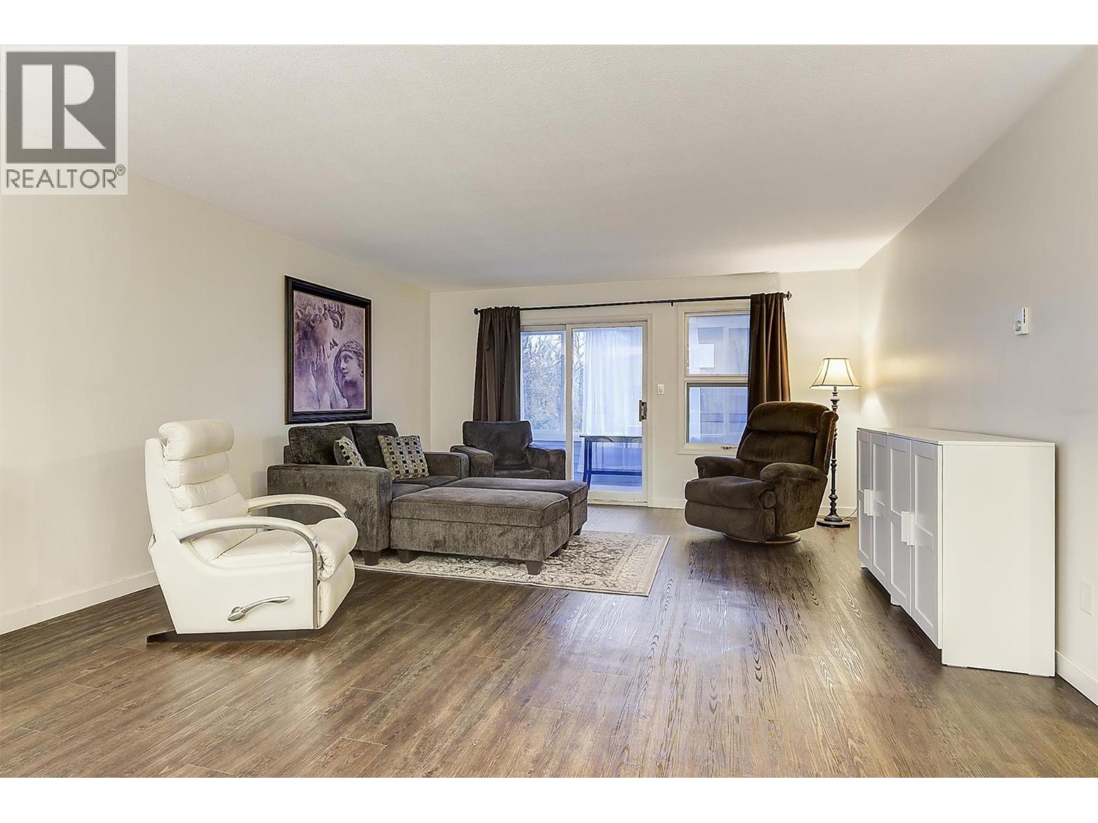 #304 575 Sutherland Avenue - 11