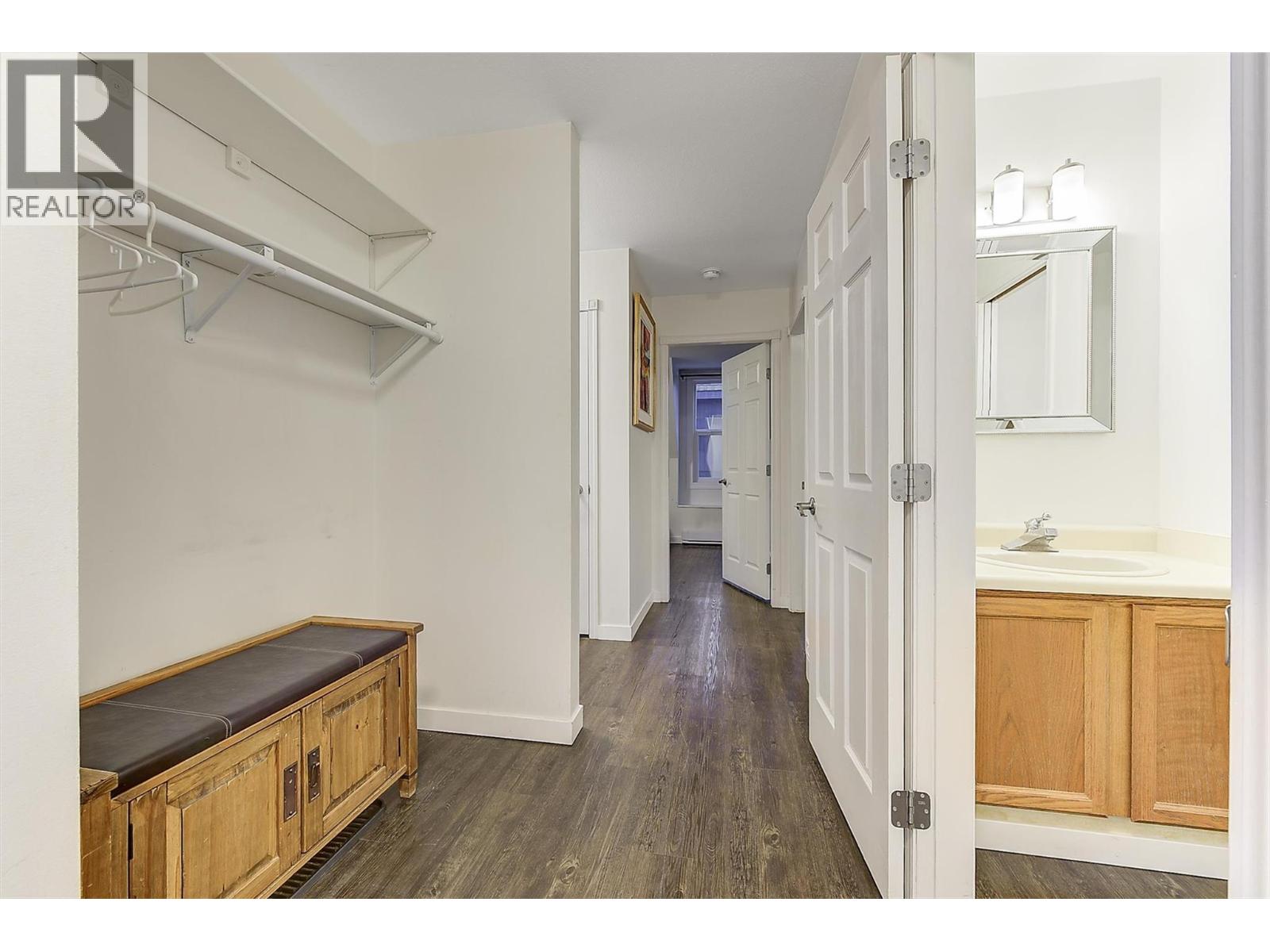 #304 575 Sutherland Avenue - 18