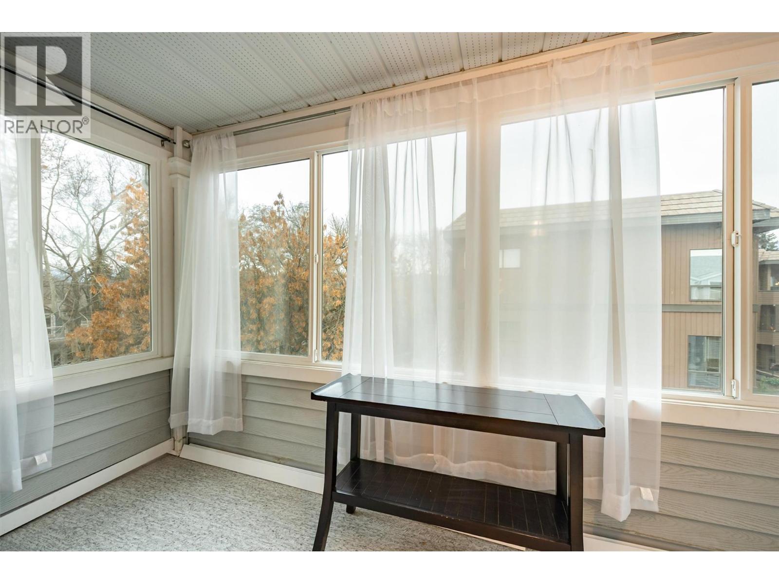 #304 575 Sutherland Avenue - 29
