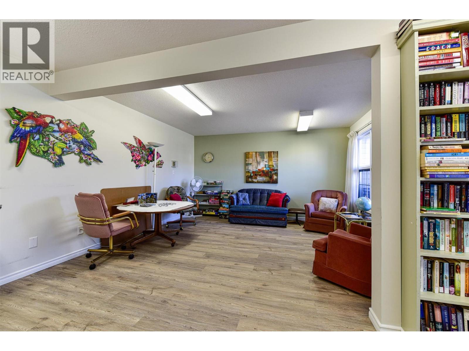 #304 575 Sutherland Avenue - 37