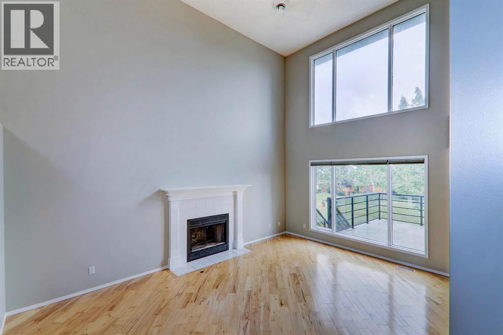 Single Family House for Sale in  Douglas Ridge Mews SE Douglasdale/Glen Calgary 